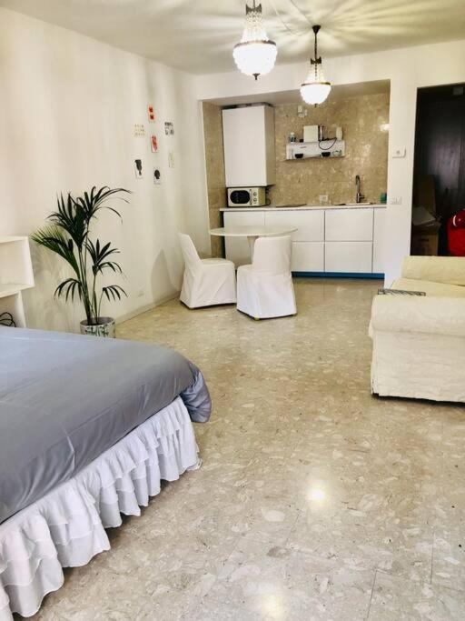 San Bernardino Monolocale Con Balcone Appartement Verona Buitenkant foto